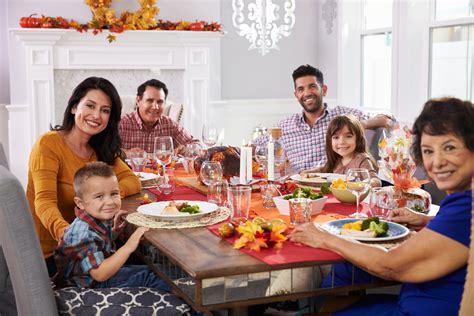 Ideas Para Celebrar Thanksgiving Con Jovenes En La Iglesia Church with decoration for thanksgiving fotografías e imágenes de alta  resolución - Alamy